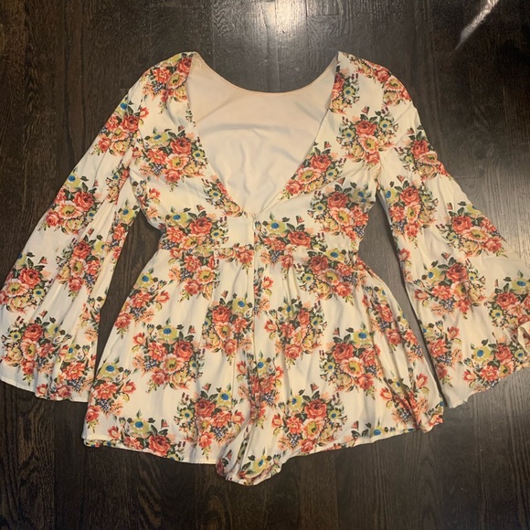 The Laundry Room Size Medium Long Sleeve Romper - Picture 5 of 6